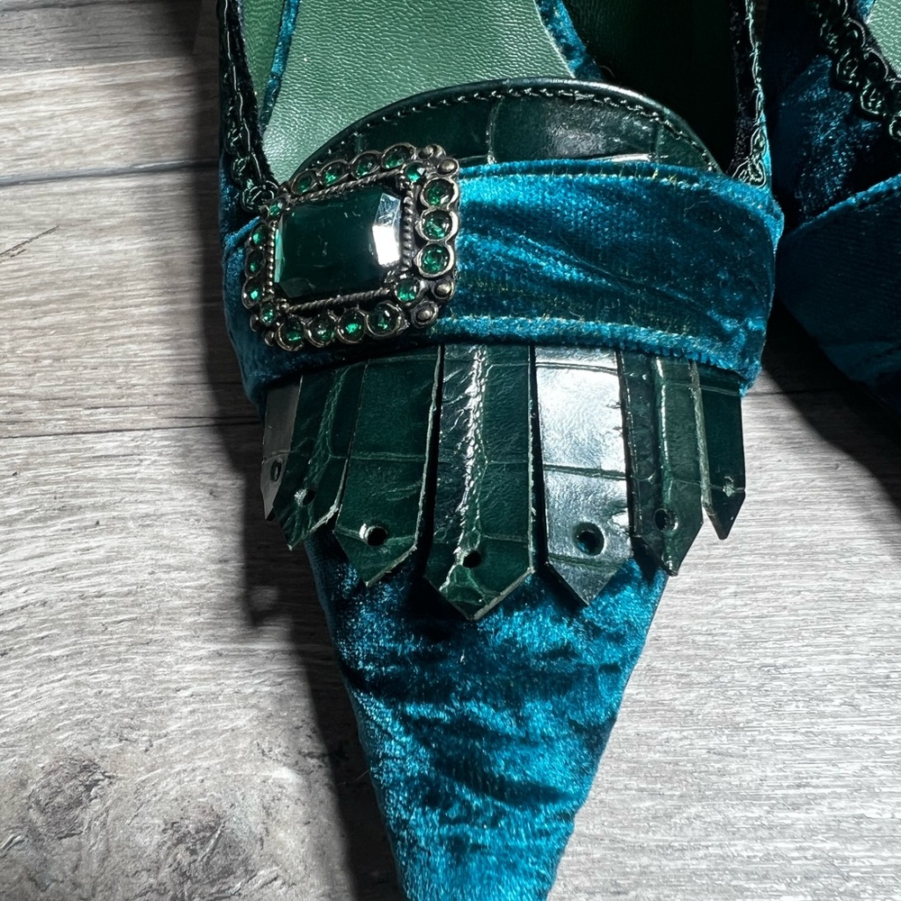 Le Silla Teal Velvet Pointed Toe Kitten Heel Pumps 37.5 - Picture 2 of 16